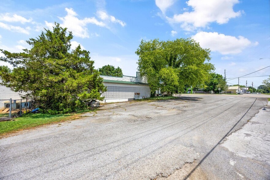 6710 Morganton Rd, Greenback, TN à vendre - Photo du bâtiment - Image 2 de 9