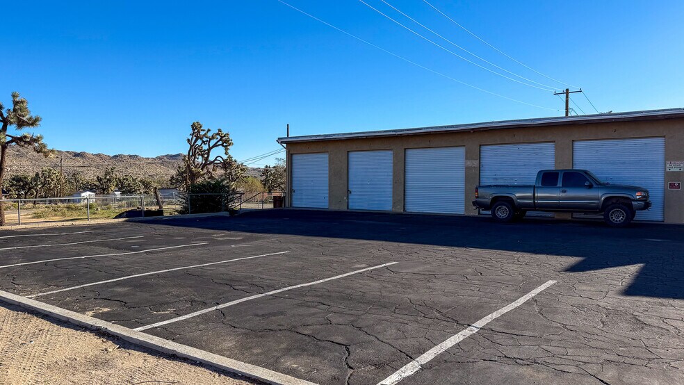 56528-56530 Twentynine Palms Hwy, Yucca Valley, CA à vendre - Photo du bâtiment - Image 3 de 20