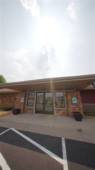 2321 Jack Breault Dr, Hudson, WI à vendre - Vidéo sur l’inscription commerciale - Image 2 de 32