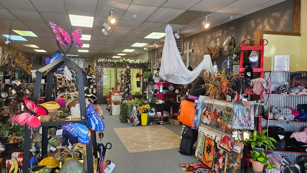 513 Main St, Bottineau, ND for sale - Building Photo - Image 2 of 9