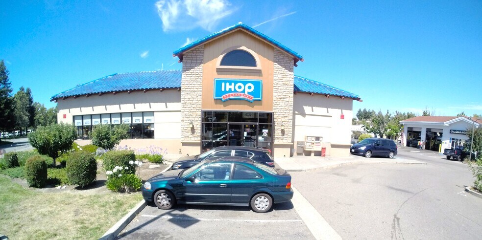 5312 Old Redwood Hwy, Petaluma, CA à louer - Photo du bâtiment - Image 2 de 14