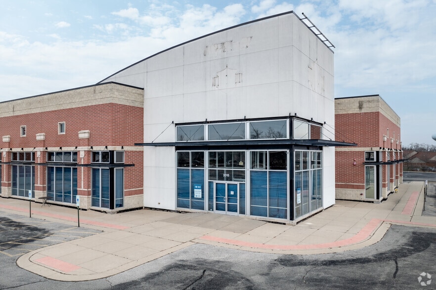 2015 N Rand Rd, Palatine, IL à vendre - Photo du bâtiment - Image 3 de 19