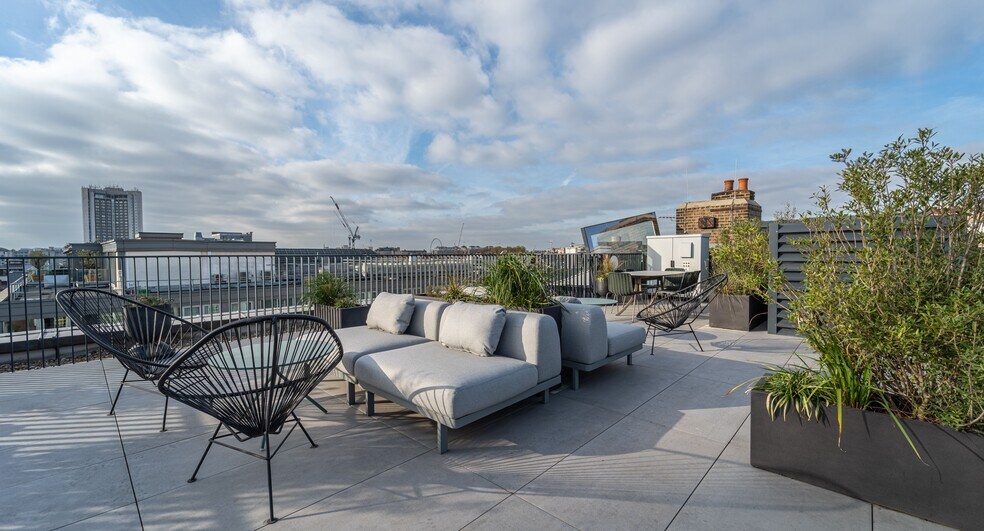 15 Berkeley St, Londres à louer - Photo du bâtiment - Image 3 de 18