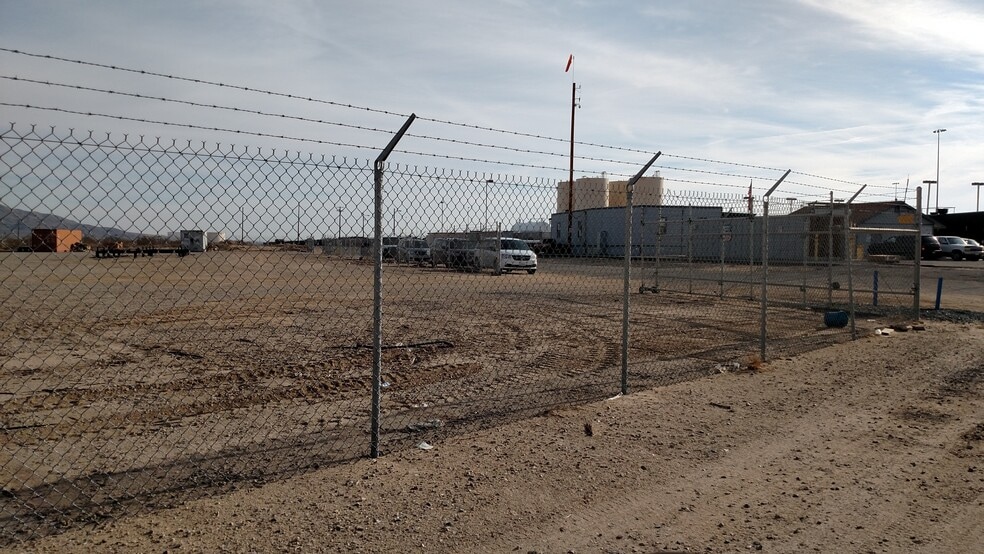 37265 Yermo Rd, Yermo, CA for sale - Building Photo - Image 2 of 7
