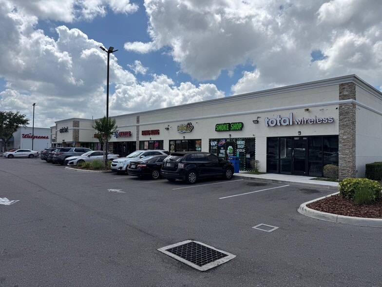 2115 E Hillsborough Ave, Tampa, FL for lease - Building Photo - Image 3 of 11