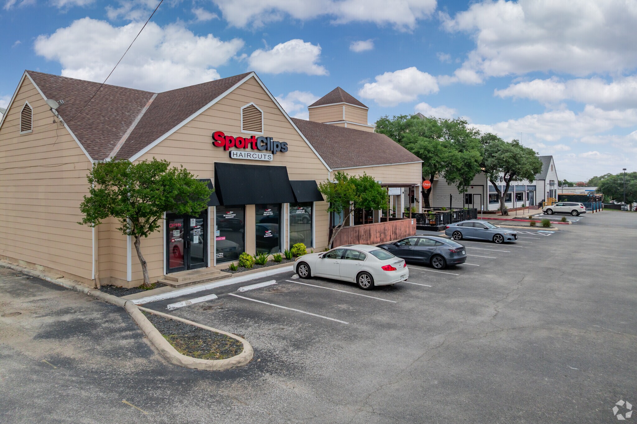 2805-2897 Thousand Oaks Dr, San Antonio, TX à louer Photo principale- Image 1 de 9