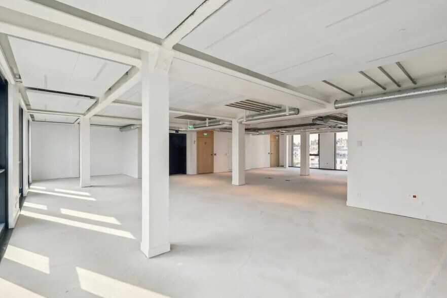 Bureau dans Neuilly-sur-Seine à louer - Photo du bâtiment - Image 2 de 8