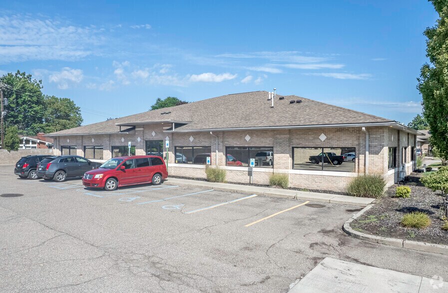 29703 Hoover Rd, Warren, MI for lease - Building Photo - Image 2 of 5