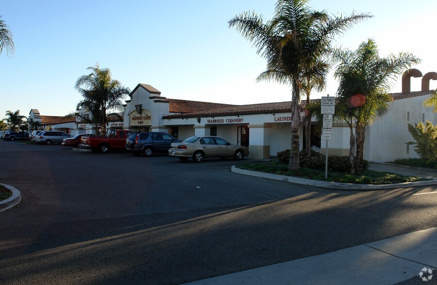 1001-1035 Harbor Blvd, Oxnard, CA à louer - Photo du bâtiment - Image 2 de 4