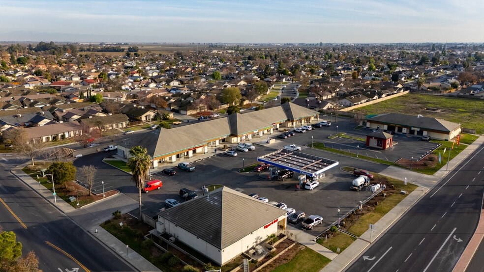 Northwood Plaza Shopping Center portfolio of 3 properties for sale on LoopNet.ca - Building Photo - Image 1 of 14