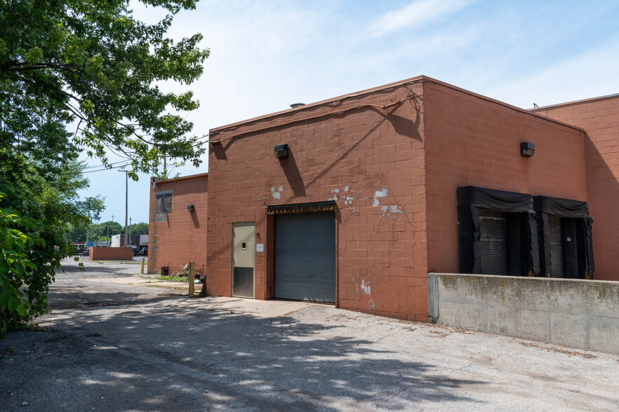 15900 Lake Shore Blvd, Cleveland, OH for sale - Building Photo - Image 3 of 6