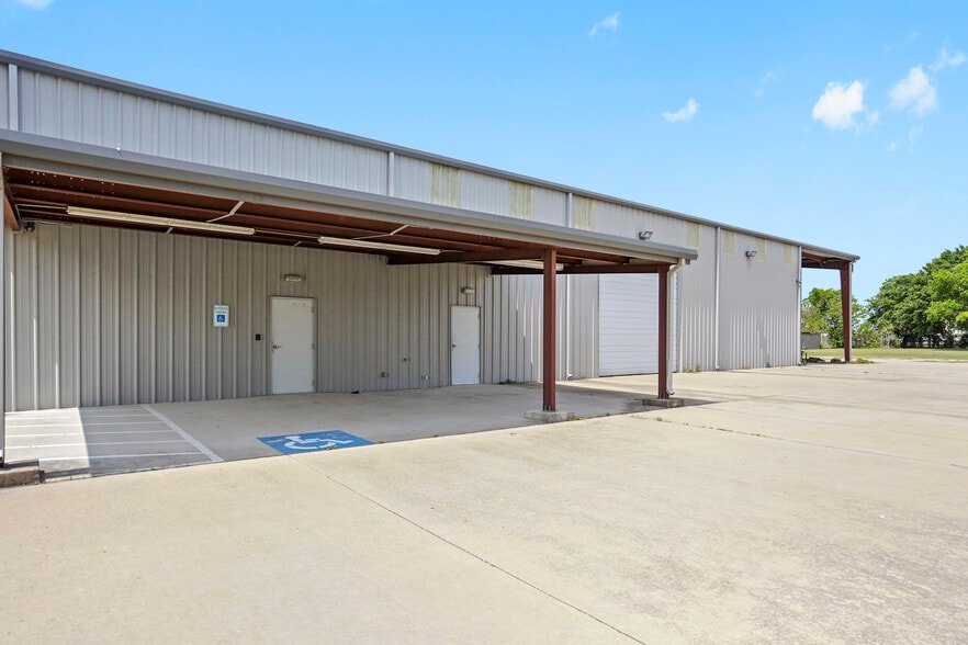 8904 Taub Rd, Houston, TX for lease - Building Photo - Image 3 of 5