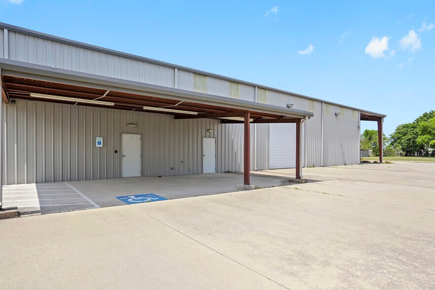 8904 Taub Rd, Houston, TX à louer - Photo du bâtiment - Image 3 de 5