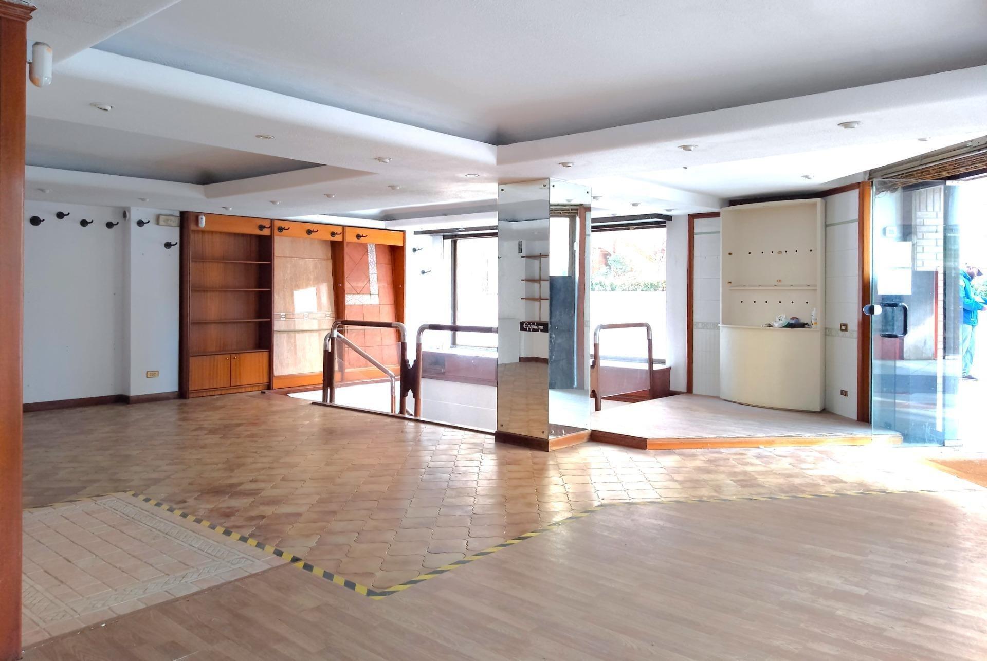 de Ayala, Oviedo, Asturias for lease Interior Photo- Image 1 of 38