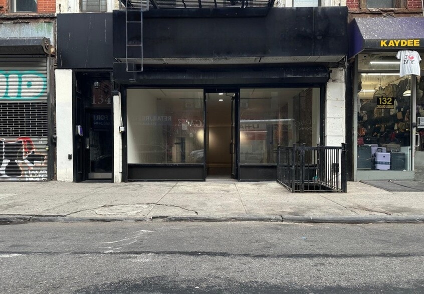 134 Orchard St, New York, NY for lease - Building Photo - Image 1 of 7