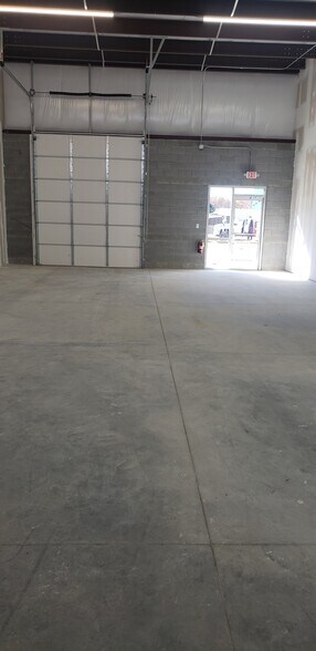 8129 Pine Ridge Rd, Mechanicsville, VA à louer - Photo du bâtiment - Image 2 de 12