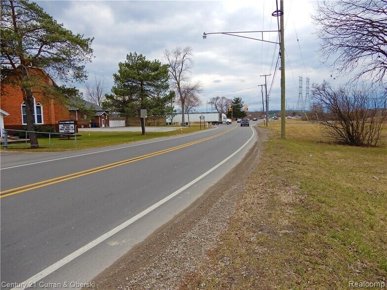 8848 Swan Creek Rd, Newport, MI à vendre - Photo du bâtiment - Image 2 de 8