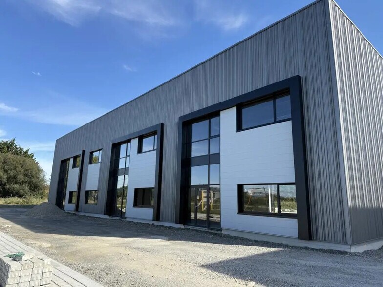 Local d'activités dans Thouaré-sur-Loire à vendre - Photo du bâtiment - Image 3 de 5