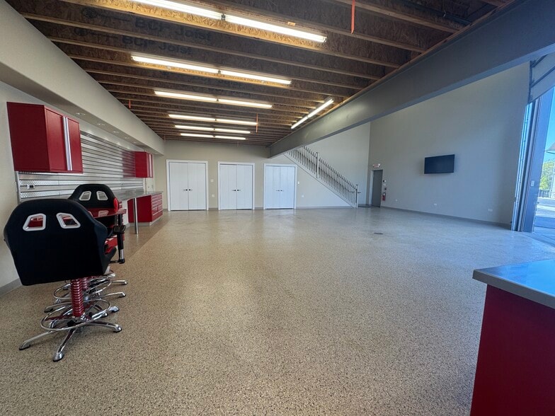 2256 Ferry Rd, Naperville, IL for sale - Building Photo - Image 3 of 21