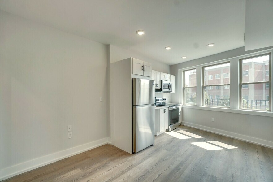 3126 16th St NW, Washington, DC à vendre - Photo du bâtiment - Image 2 de 7