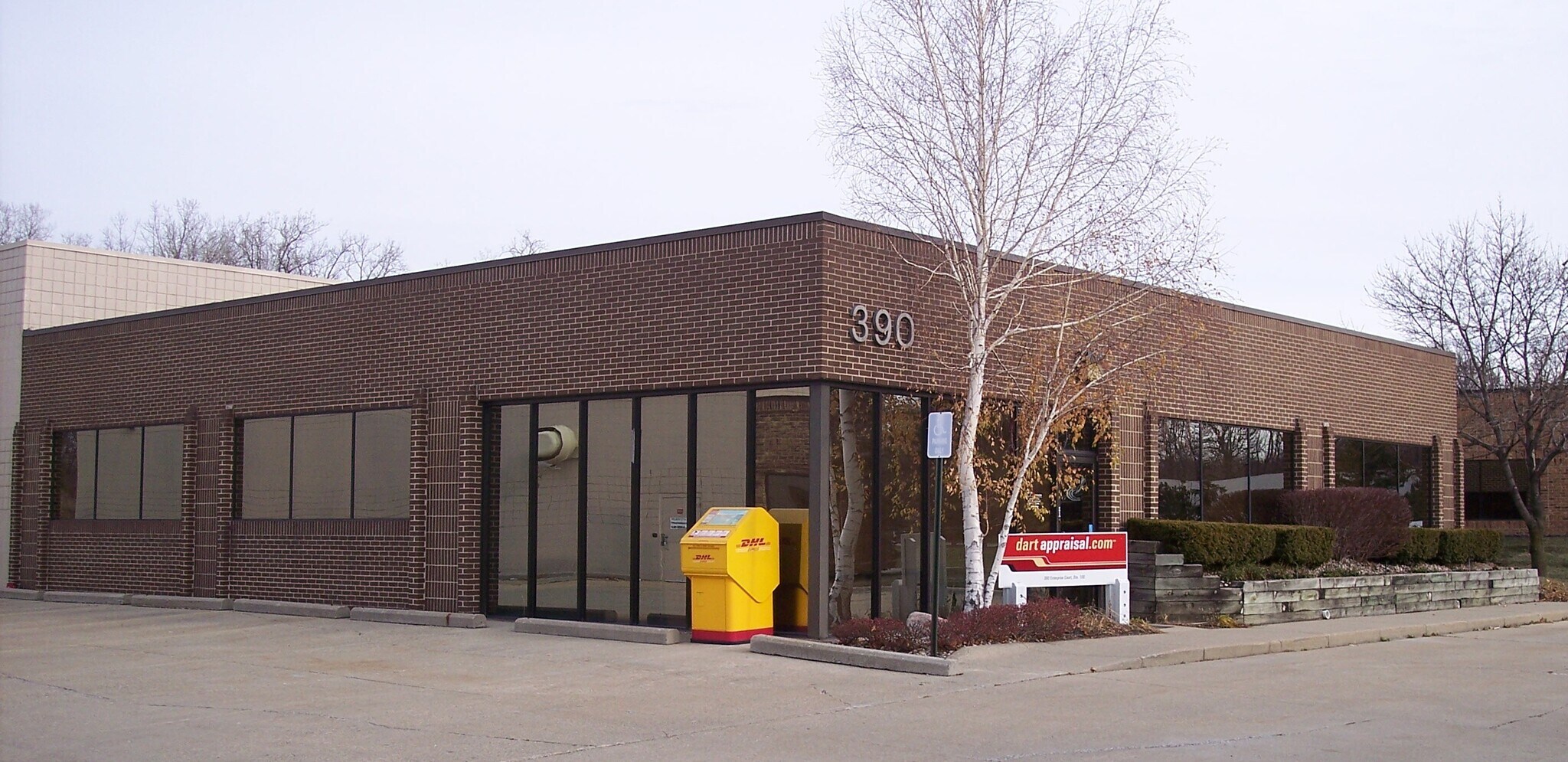 390 Enterprise Ct, Bloomfield Hills, MI à vendre Photo du bâtiment- Image 1 de 1