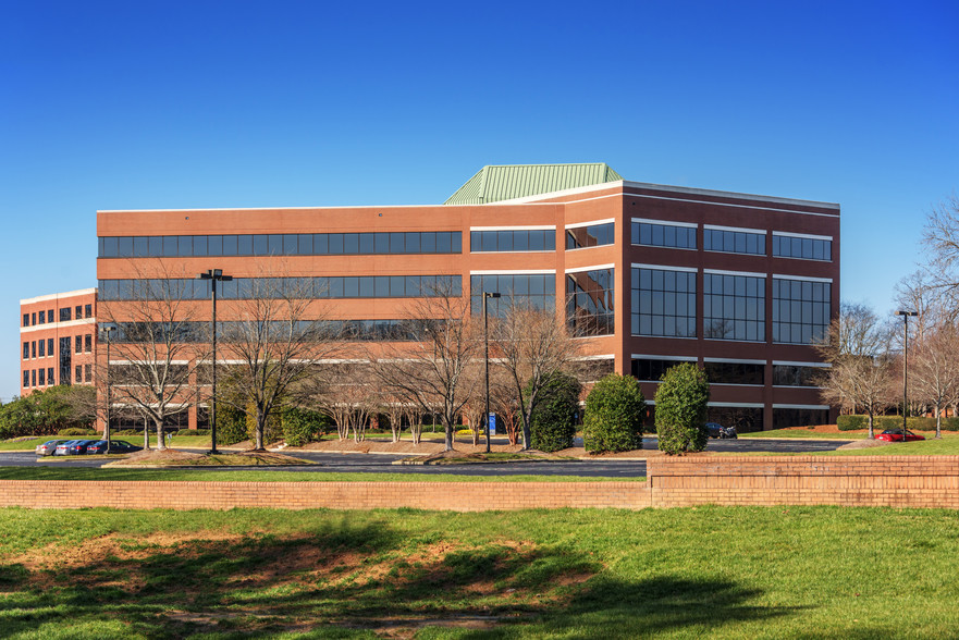 80 International Dr, Greenville, SC à louer - Photo du bâtiment - Image 1 de 4