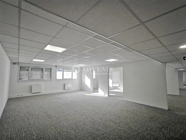 Office in VILLENEUVE-D'ASCQ for lease - Interior Photo - Image 2 of 5