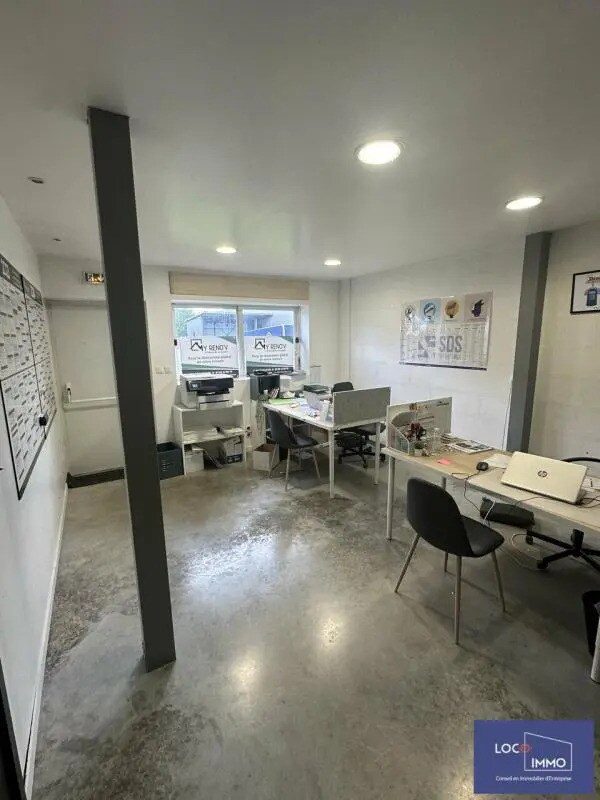 Flex in Le Haillan for lease Building Photo- Image 1 of 10