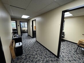 10300 W 103rd St, Overland Park, KS for lease Interior Photo- Image 2 of 8