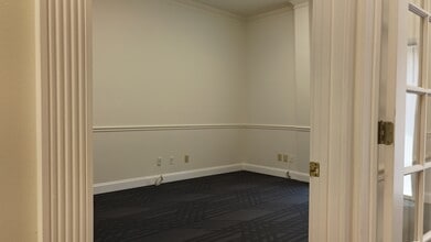 109 Corporate Park East Dr, Lagrange, GA for lease Interior Photo- Image 1 of 6