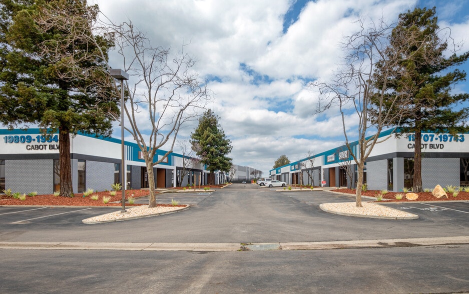 19707-19743 Cabot Blvd, Hayward, CA for lease - Building Photo - Image 3 of 16