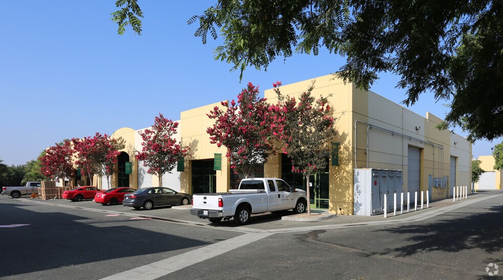 8662 Avenida De La Fuente, San Diego, CA for lease - Building Photo - Image 2 of 8