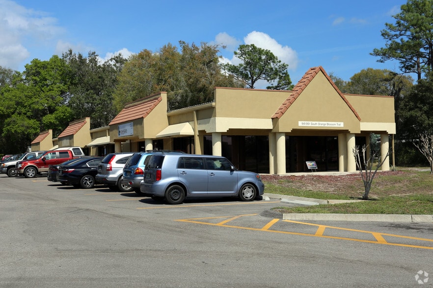 941-951 S Orange Blossom Trl, Apopka, FL for lease - Primary Photo - Image 1 of 15