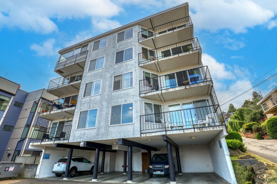 501 Highland Dr, Seattle, WA for sale - Building Photo - Image 2 of 5