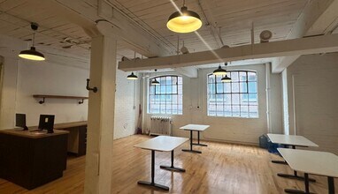 372 Richmond St W, Toronto, ON à louer Photo intérieure- Image 2 de 4