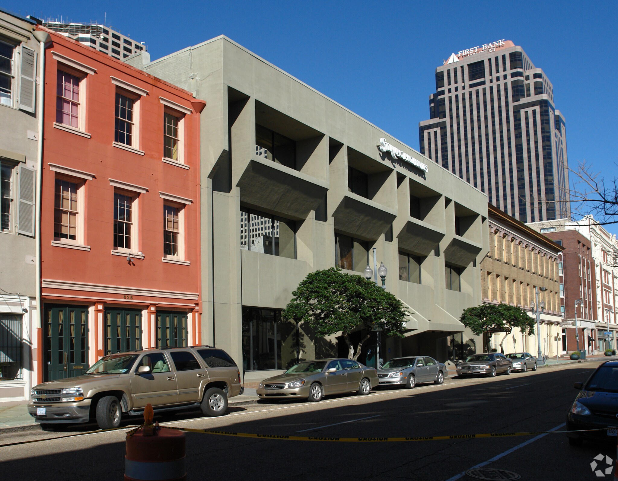 615 Baronne St, New Orleans, LA à louer Photo principale- Image 1 de 7