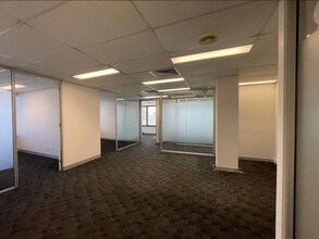 303 Coronation Dr, Milton for lease Interior Photo- Image 1 of 4
