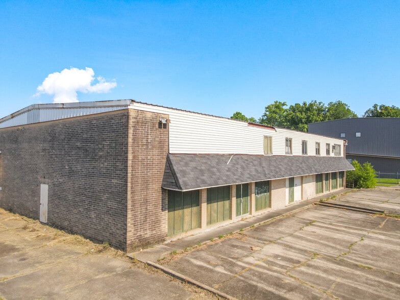 1173 N Donmoor Ave, Baton Rouge, LA à vendre - Photo du bâtiment - Image 2 de 4