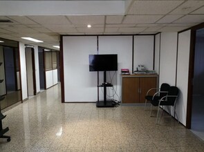 Office in Saint-Germain-en-Laye for lease Interior Photo- Image 2 of 8