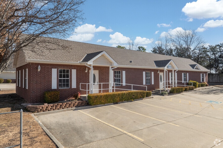 2120 McKown Dr, Norman, OK for lease - Building Photo - Image 3 of 21