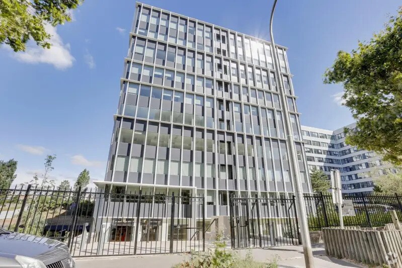 11 Avenue Dubonnet, Courbevoie à louer - Photo du bâtiment - Image 3 de 21