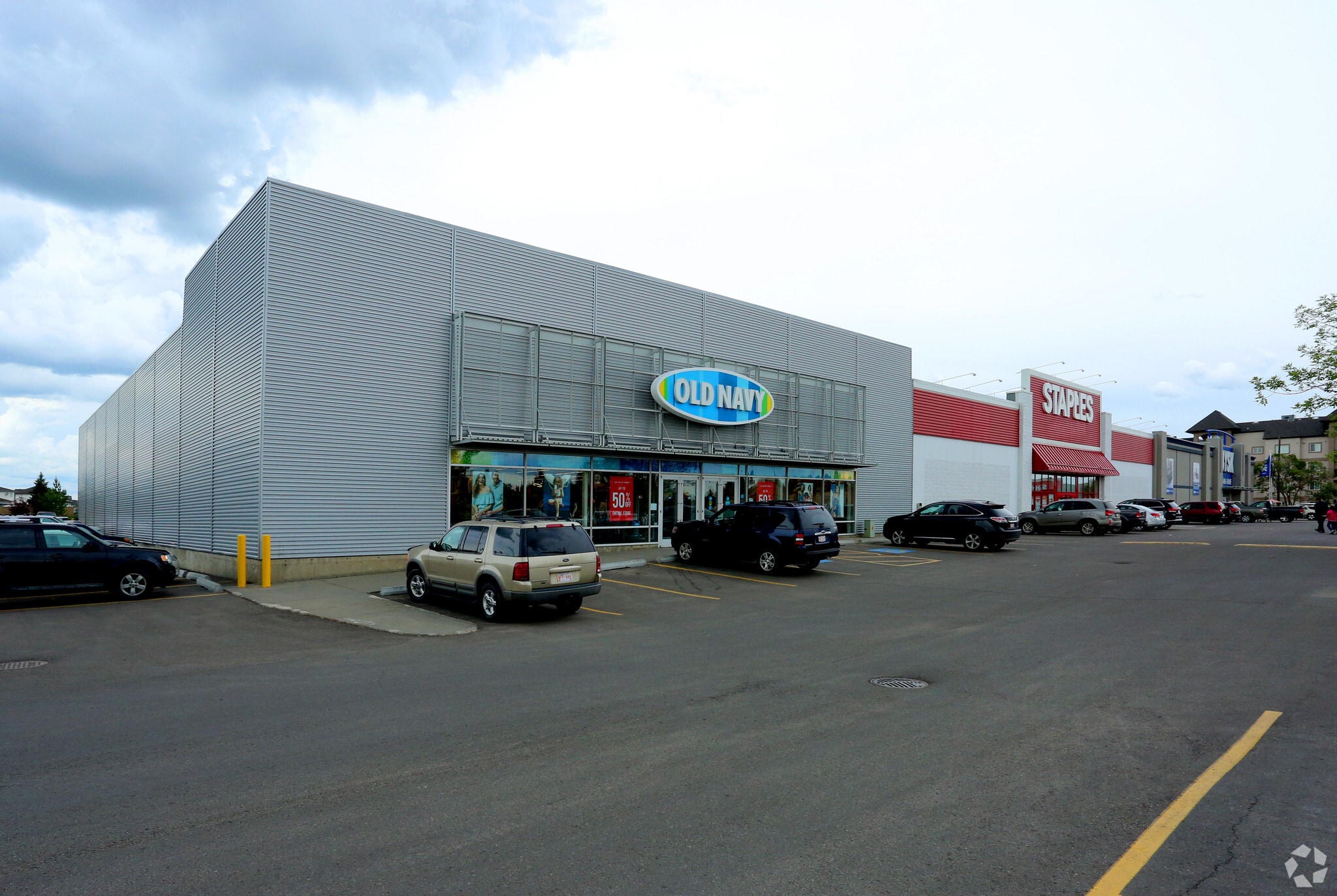 13158-13158 137 Ave, Edmonton, AB for lease Primary Photo- Image 1 of 8