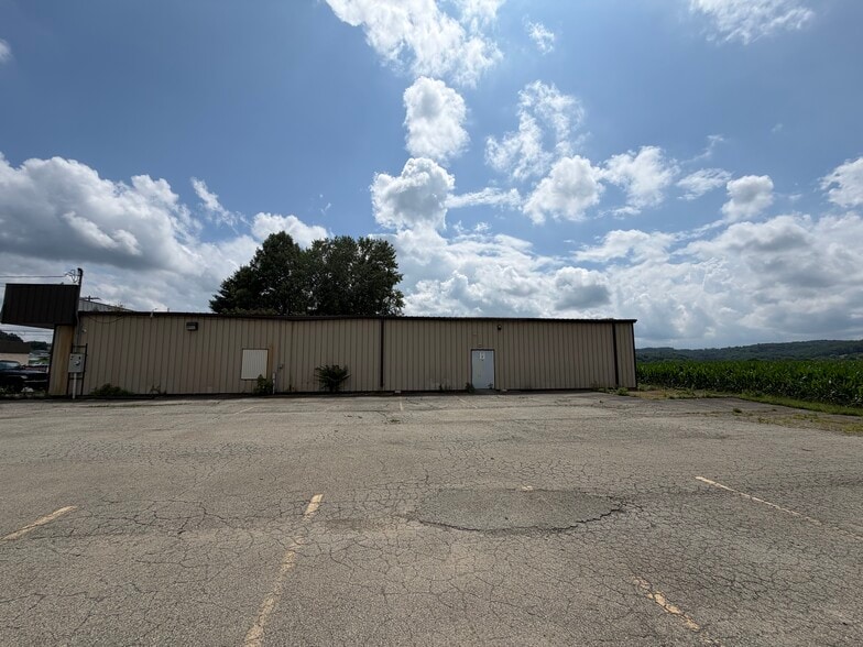 404 Leech Ave, Saltsburg, PA à louer - Photo du bâtiment - Image 3 de 10