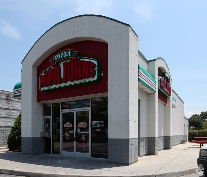 109 Vandora Springs Rd, Garner, NC à vendre - Photo principale - Image 1 de 2