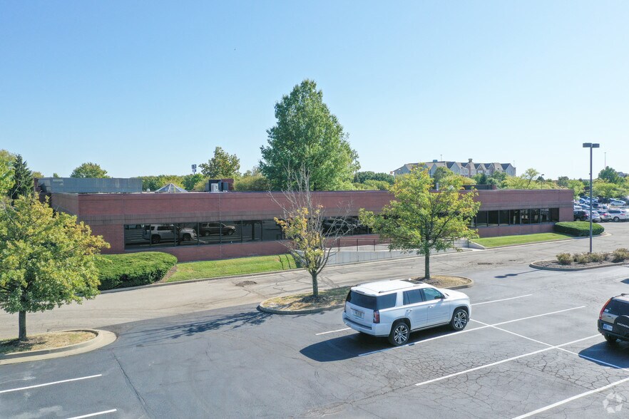 9795 Crosspoint Blvd, Indianapolis, IN à louer - Photo du bâtiment - Image 3 de 3