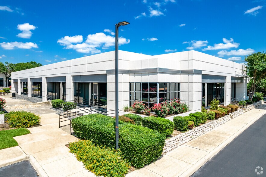 140 Heimer Rd, San Antonio, TX for sale - Building Photo - Image 2 of 7