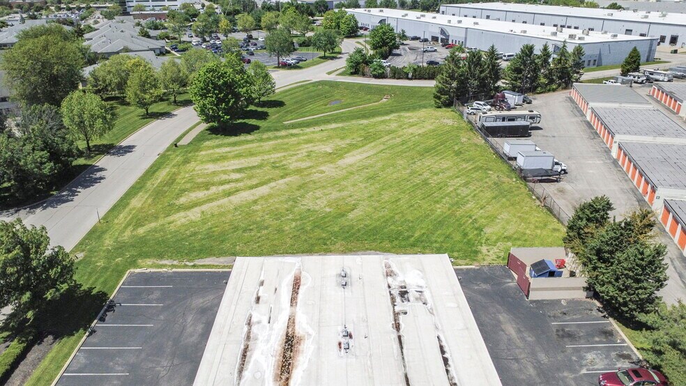 4029 Marlane Dr, Grove City, OH for sale - Building Photo - Image 3 of 17