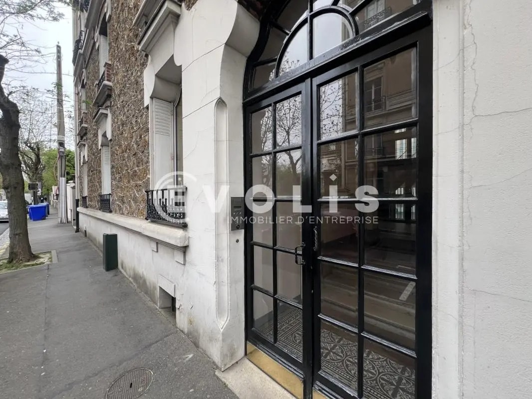 Office in Le Raincy for lease Building Photo- Image 1 of 17