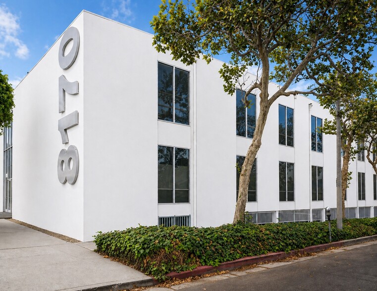 8170 Beverly Blvd, Los Angeles, CA for lease - Building Photo - Image 3 of 3