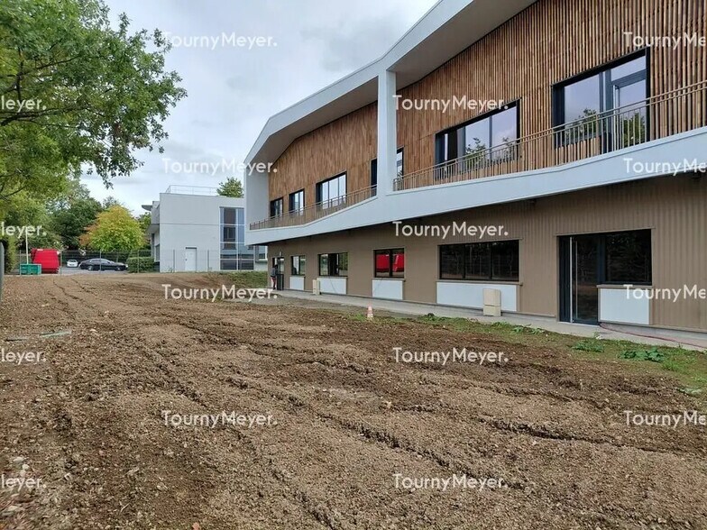 Flex dans Carquefou à louer - Photo du bâtiment - Image 2 de 12